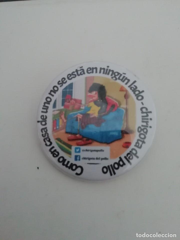 Pins de colecci&oacute;n: Carnaval de C&aacute;diz chapa chirigota callejera como en casa no se est&aacute; en ning&uacute;n lado