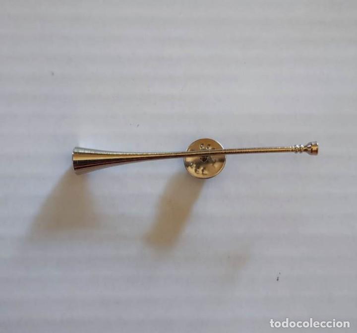 Pins de colecci&oacute;n: pin - trompeta - instrumento musical metal plateado - musica - nuevo