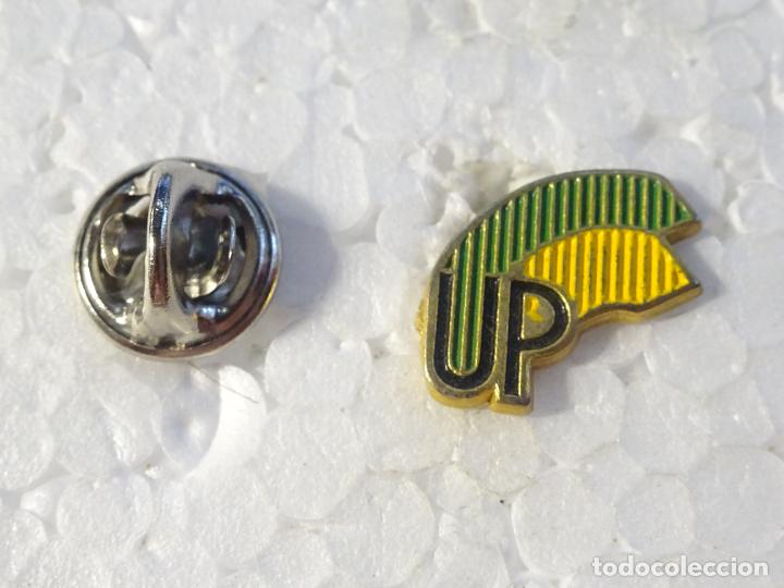 Collection pins: PIN POL&Iacute;TICO SINDICAL? UP UNI&Oacute;N PATRI&Oacute;TICA POPULAR?