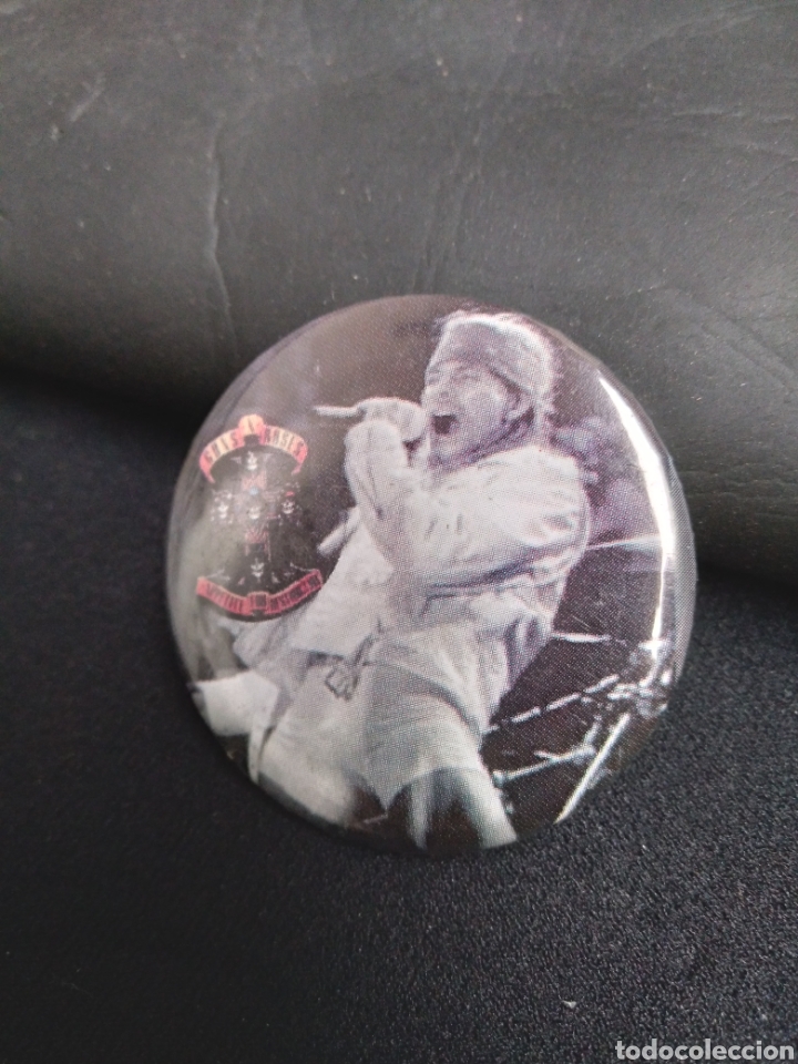 Collection pins: CHAPA 4CM-GUNS & ROSES-MUSICA-