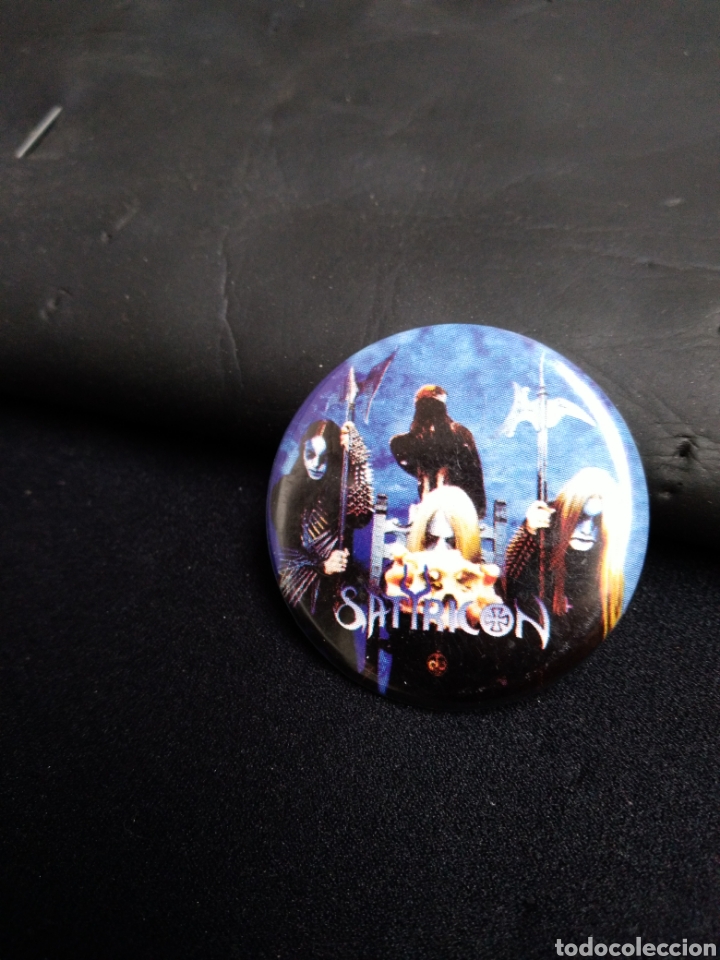 Collection pins: CHAPA 4 CM-SATIRICON-MUSICA-
