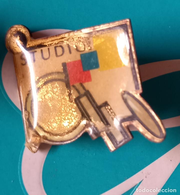 Pins de colecci&oacute;n: pin studio