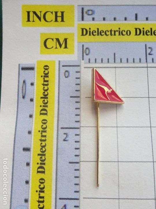 Collection pins: INSIGNIA ALFILER DE TURISMO AVIONES. AUSTRALIA CANGURO AEROL&Iacute;NEA QANTAS