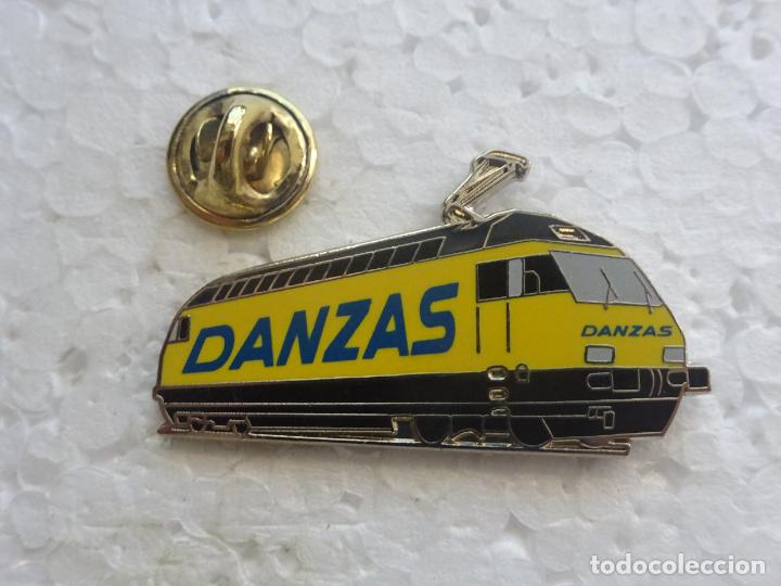 Pins de colecci&oacute;n: PIN DE TRENES FERROCARRILES. SUIZA. LOCOMOTORA DANZAS