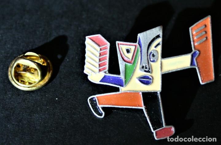 Pins de colecci&oacute;n: PIN - C&Iacute;RCULO DE LECTORES, DISE&Ntilde;O MARISCAL - Foto 1