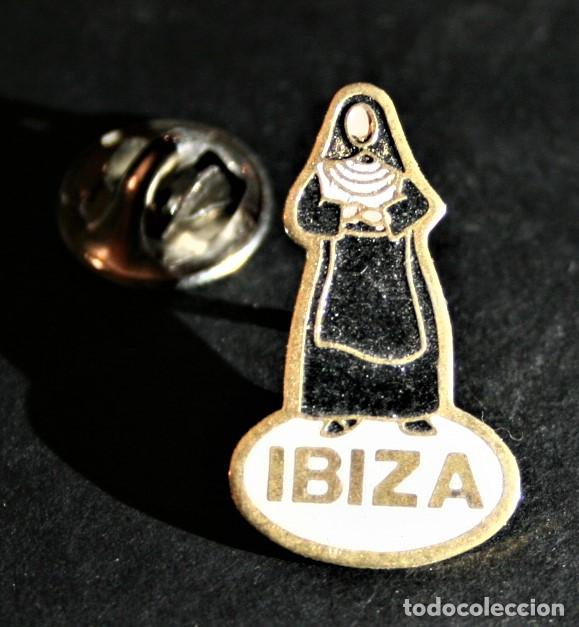 Pins de colecci&oacute;n: PIN - IBIZA, VESTIDO T&Iacute;PICO - Foto 1