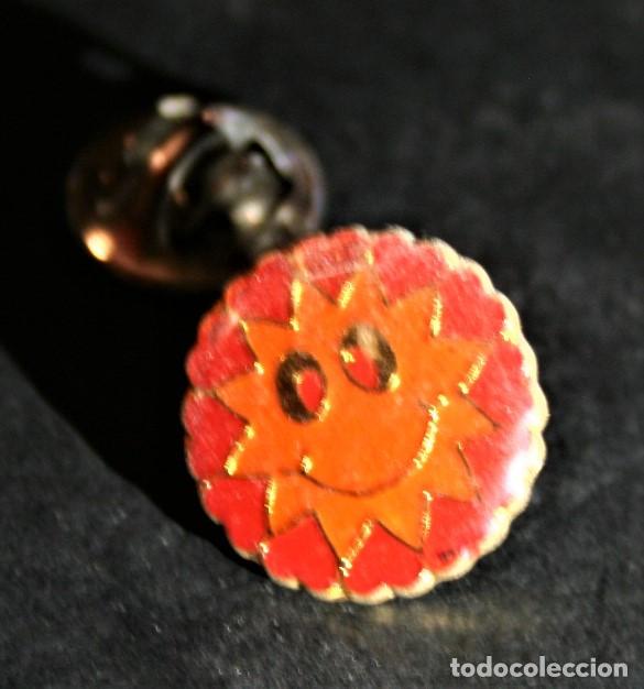 Pins de colecci&oacute;n: PIN - SOL / FLOR, TRITON - Foto 1