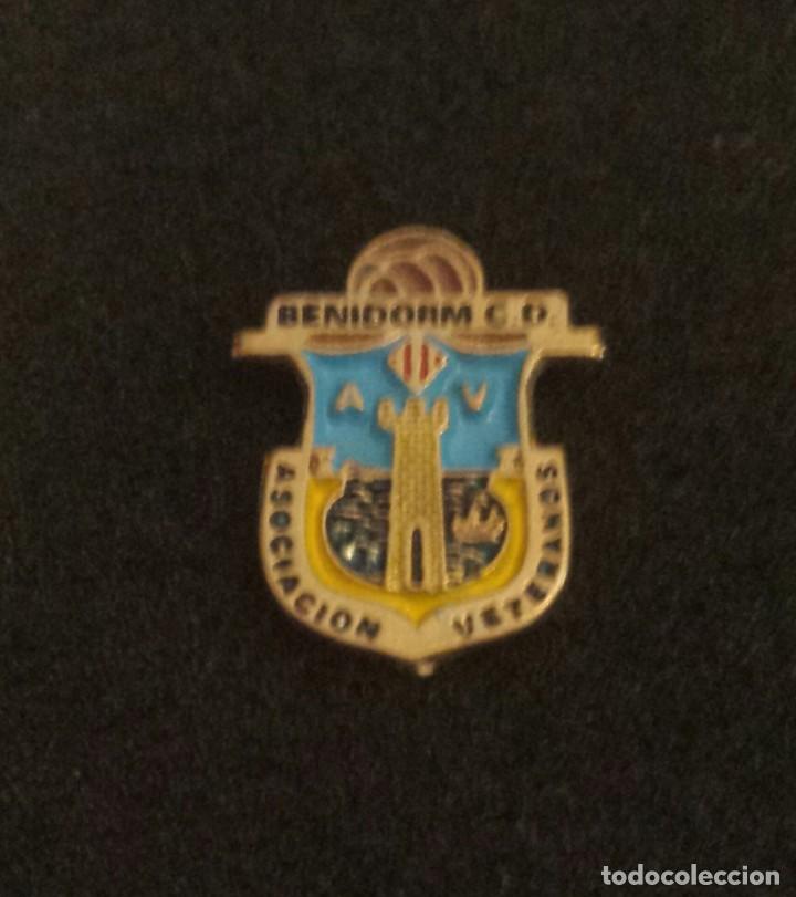 Pins de colecci&oacute;n: PIN BENIDORM C.D. (ASOCIACION VETERANOS)