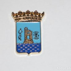 Pins de colección: PIN ESCUDO HERALDICO DE MARBELLA- MALAGA