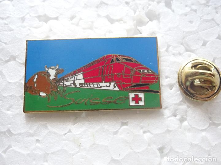 Sammlung von Pins: PIN DE TRENES FERROCARRILES. SUIZA. VACA TREN ALTA VELOCIDAD.