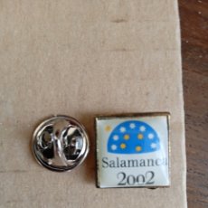 Pins de colección: PIN PUBLICIDAD DE LA BELLA CIUDAD DE SALAMANCA 2000. Lote 363994391