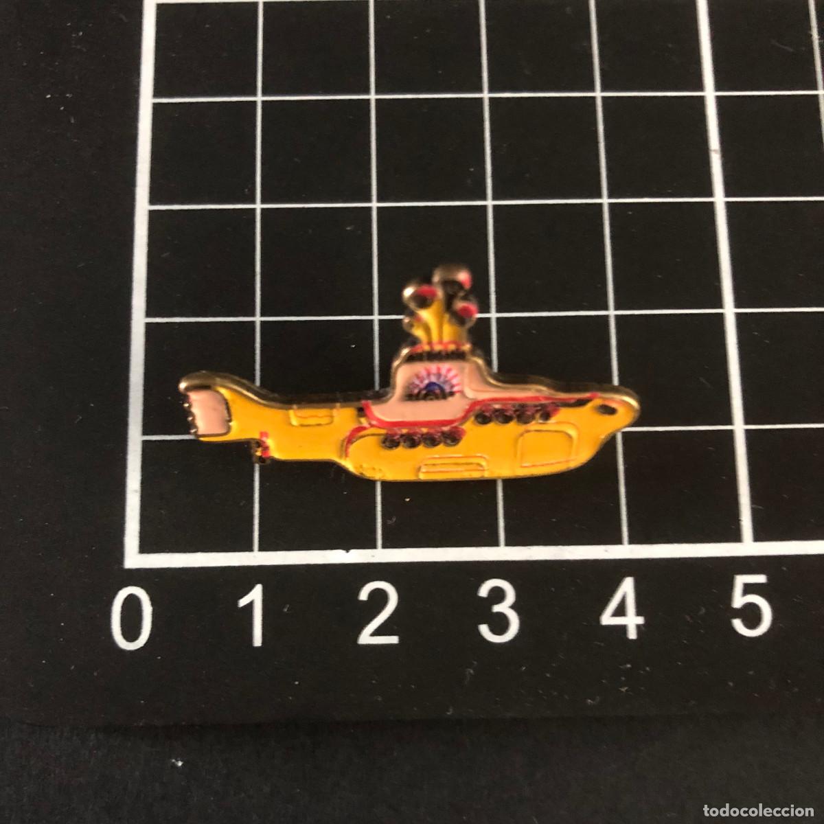 Pins e Spille di collezione: PIN METALICO Y ESMTALTADO THE BEATLES YELLOW SUBMARINE SUBMARINO AMARILLO