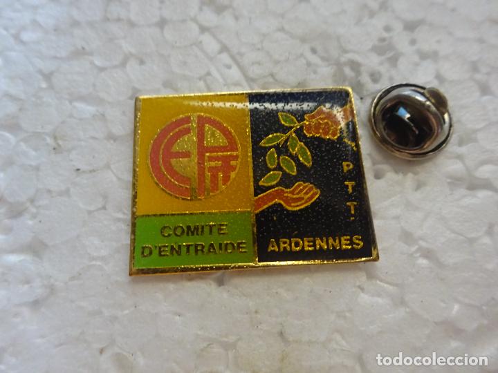 Sammlung von Pins: PIN PTT CEPTT COMITE ENTRAIDE ARDENNES. PROTECCI&Oacute;N CIVIL FRANCIA?