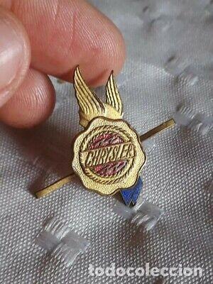 Pins de colecci&oacute;n: Pin viejo de Chrysler .buenas condiciones a&ntilde;os 40
