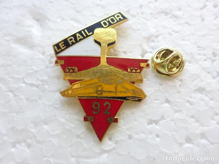 Sammlung von Pins: PIN DE TRENES FERROCARRILES. FRANCIA. LE RAIL D'OR. 92 1992