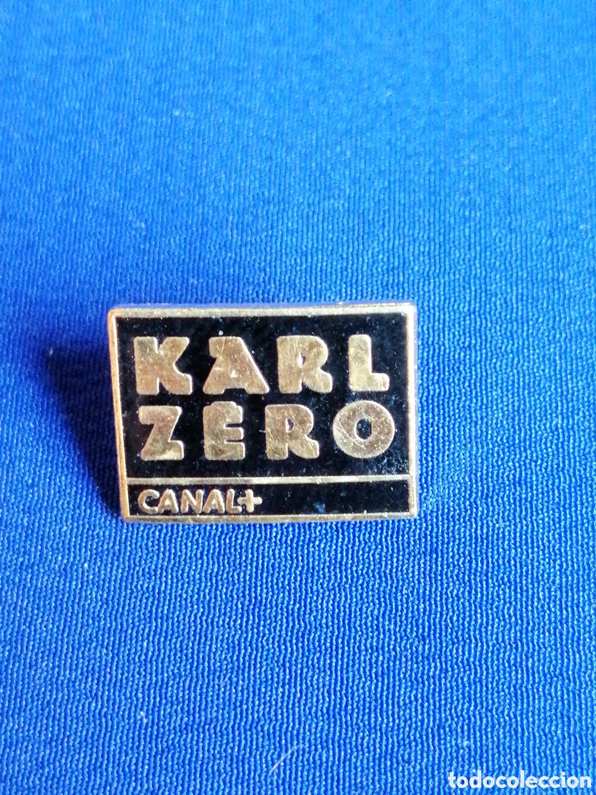 Pin's de collection: CANAL +KARL ZERO PIN