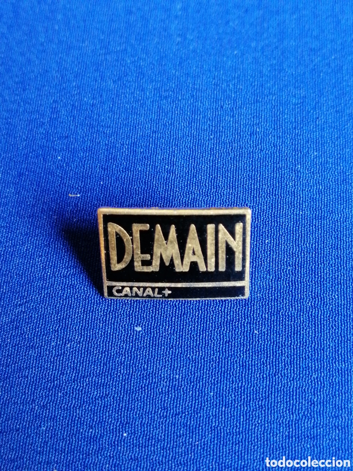 Pins de colecci&oacute;n: CANAL + DEMAIN PIN - Foto 1