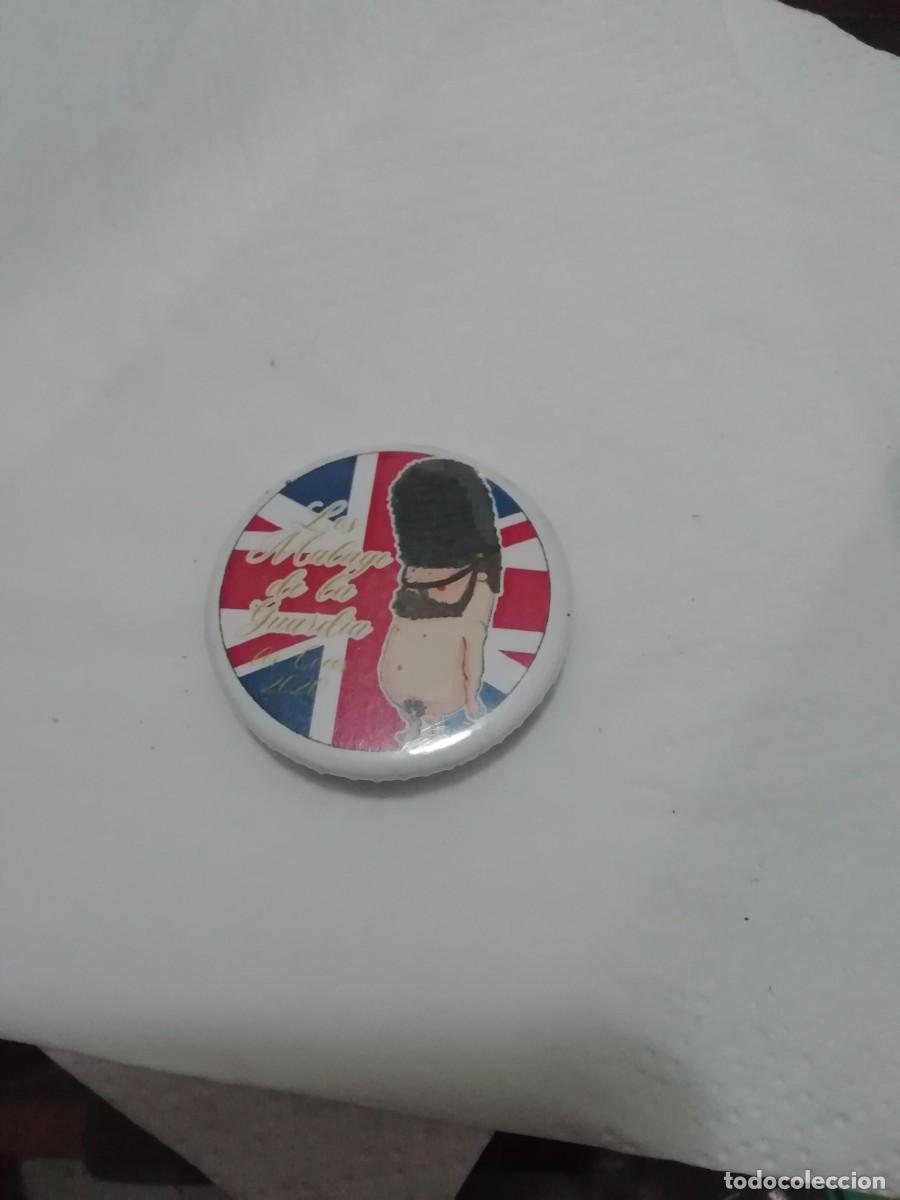 Pins de colecci&oacute;n: Carnaval de C&aacute;diz chapa chirigota callejera los malajes de la guardia