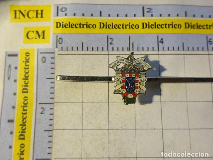 Pins e Spille di collezione: ALFILER DE CORBATA PISACORBATAS. ESCUDO HER&Aacute;LDICO CIUDAD AUT&Oacute;NOMA MELILLA. PLATEADO