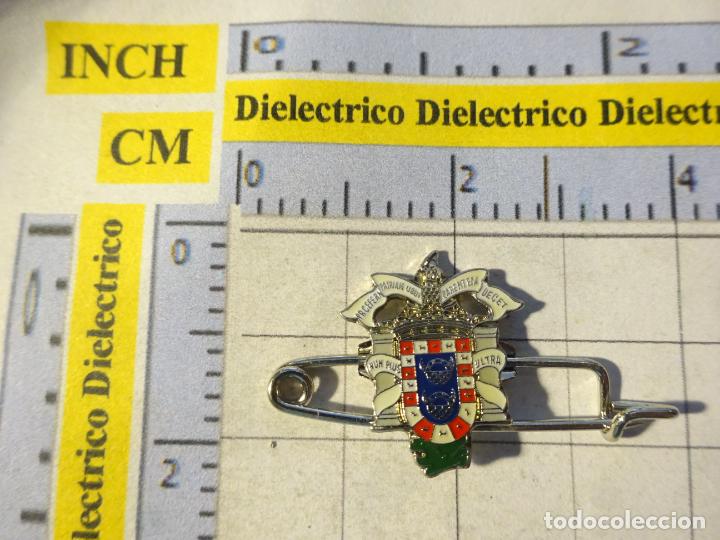 Pins de cole&ccedil;&atilde;o: ALFILER BROCHE. ESCUDO HER&Aacute;LDICO CIUDAD AUT&Oacute;NOMA MELILLA. PLATEADO