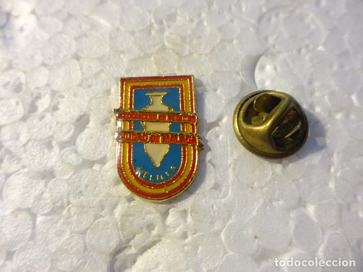 Pins e Spille di collezione: PIN DE TURISMO HER&Aacute;LDICA. BARRIO CIUDAD DE M&Aacute;LAGA