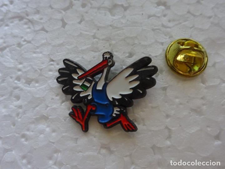 Pins de colecci&oacute;n: PIN DE LA EXPO SEVILLA 92 1992. PABELL&Oacute;N DE EXTREMADURA. CIG&Uuml;E&Ntilde;A