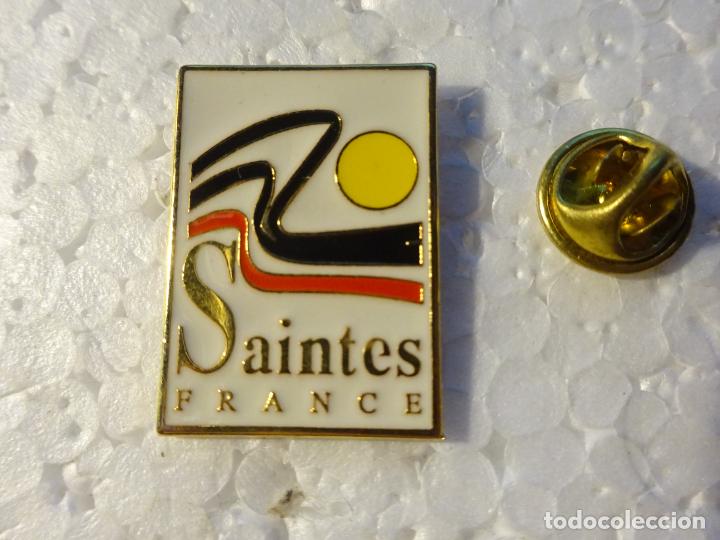 Collection pins: PIN DE TURISMO. SAINTES FRANCIA