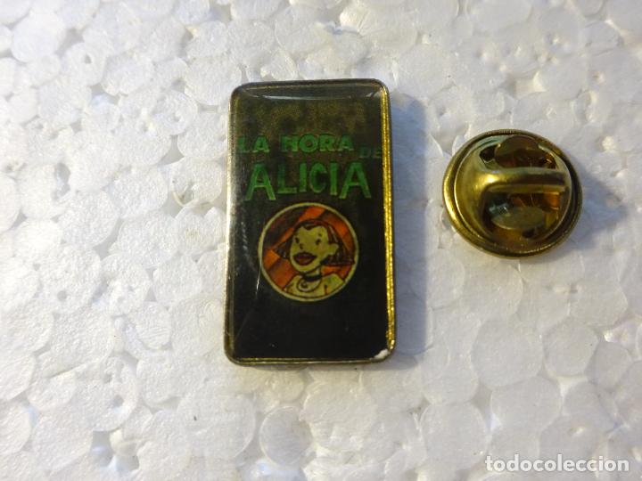 Pins de colecci&oacute;n: PIN LA HORA DE ALICIA. LITERATURA CUENTO INFANTIL ?