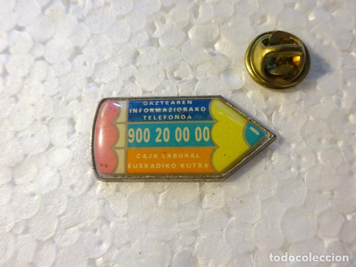 Pin's de collection: PIN DE BANCOS CAJAS DE AHORRO. CAJA LABORAL PAIS VASCO