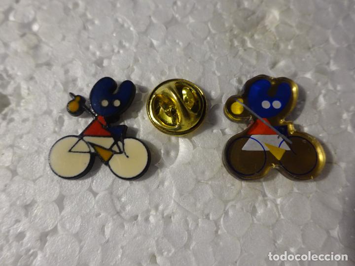 Pins e Spille di collezione: 2 PINS DE TURISMO. CAMINO DE SANTIAGO COMPOSTELA. BICIGRINO BICIGRIN