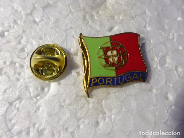 Pins de cole&ccedil;&atilde;o: PIN DE TURISMO. BANDERA ESMALTADA PORTUGAL