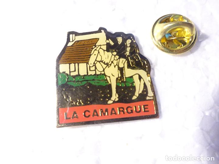Pins e Spille di collezione: PIN DE TURISMO HER&Aacute;LDICA. REGI&Oacute;N FRANCESA CAMARGA FRANCIA