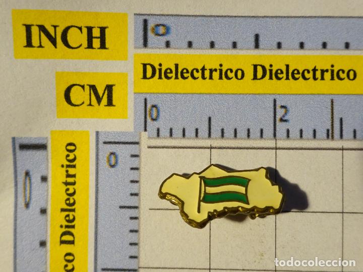 Pins e Spille di collezione: BROCHE INSIGNIA. TURISMO. MAPA BANDERA DE ANDALUC&Iacute;A