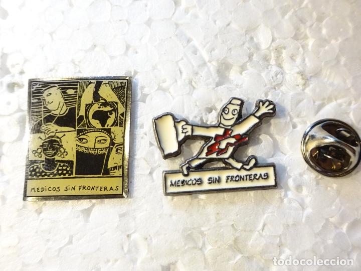 Pin's de collection: 2 PINS DE SANIDAD MEDICINAS MEDICAMENTOS. M&Eacute;DICOS SIN FRONTERAS