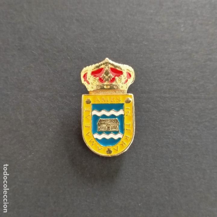 Pins de colecci&oacute;n: Pin escudo Ames (A CORU&Ntilde;A) - Foto 1