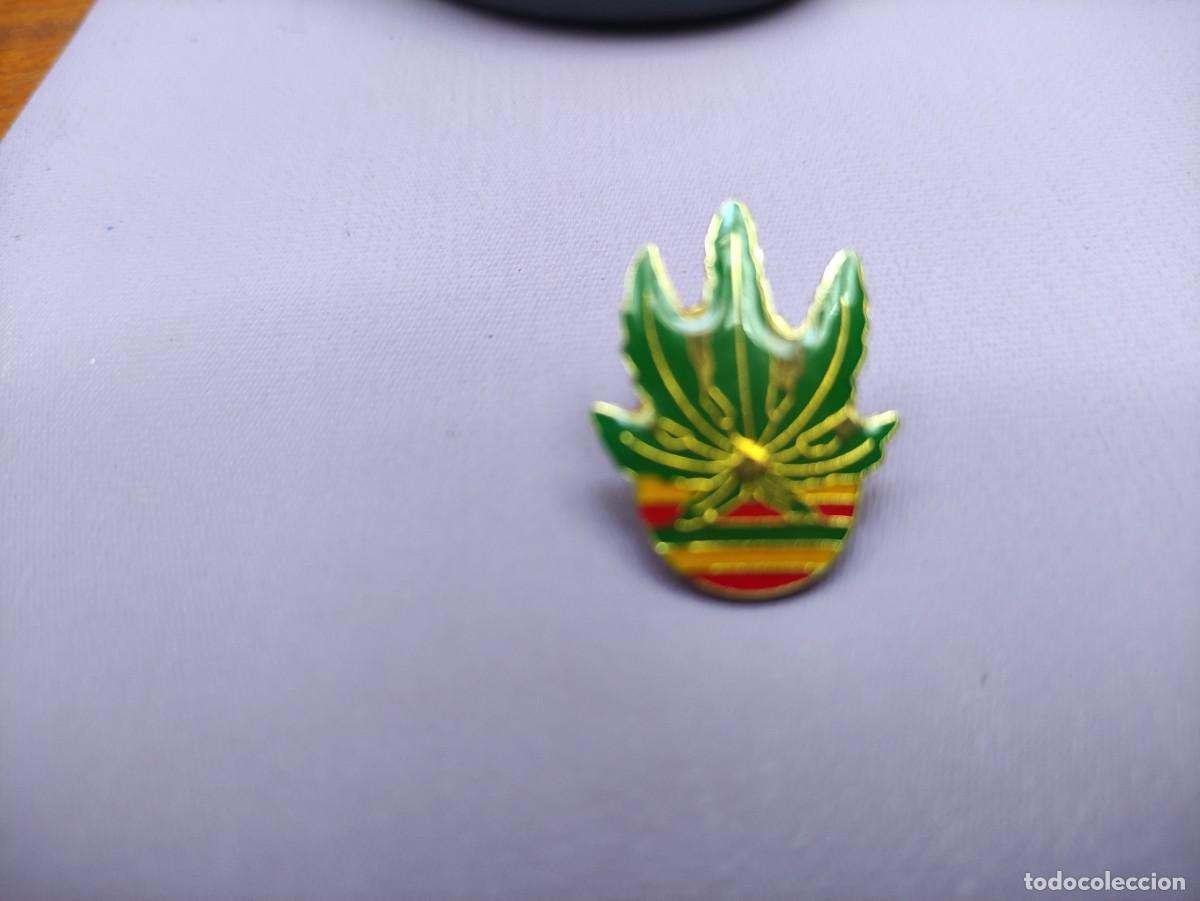 Pins de colecci&oacute;n: Pin hoja de mariguana, cannabis.