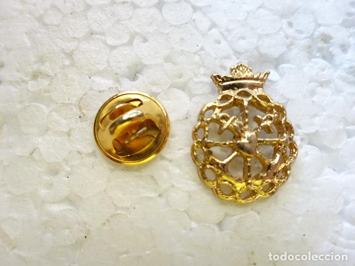 Sammlung von Pins: PIN RELIGIOSO SEMANA SANTA. COFRAD&Iacute;A DE ESTUDIANTES DE M&Aacute;LAGA ESCUDO HER&Aacute;LDICO