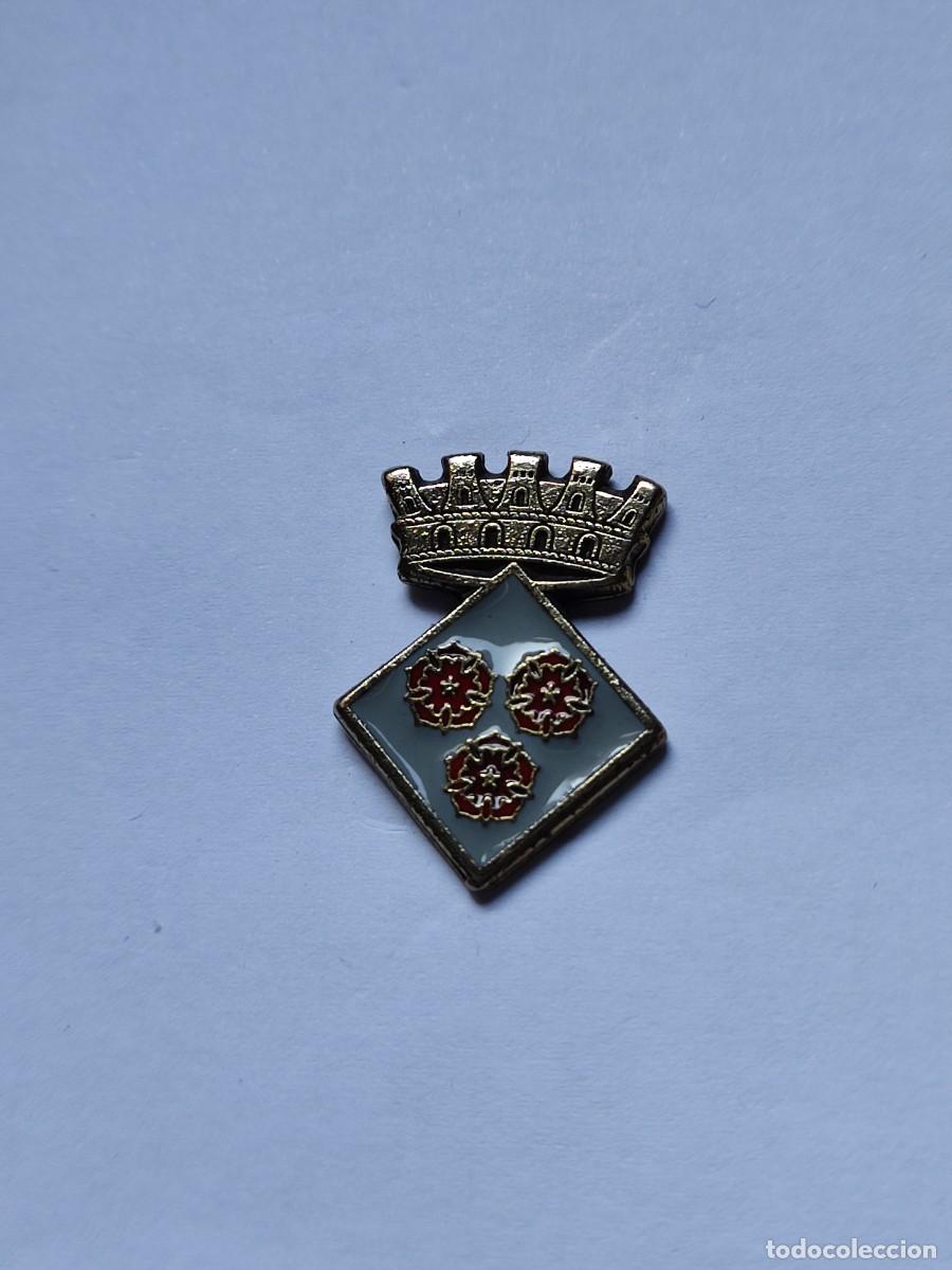 Pins de colecci&oacute;n: PIN ESCUDO HERALDICO DE ROSES - GERONA