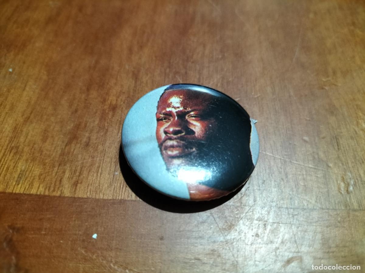 Pins de colecci&oacute;n: DJIMON HOUNSOU. ACTOR. CHAPA. PIN. 0,31 MM. DETR&Aacute;S MET&Aacute;LICA BUEN ESTADO DIFICIL