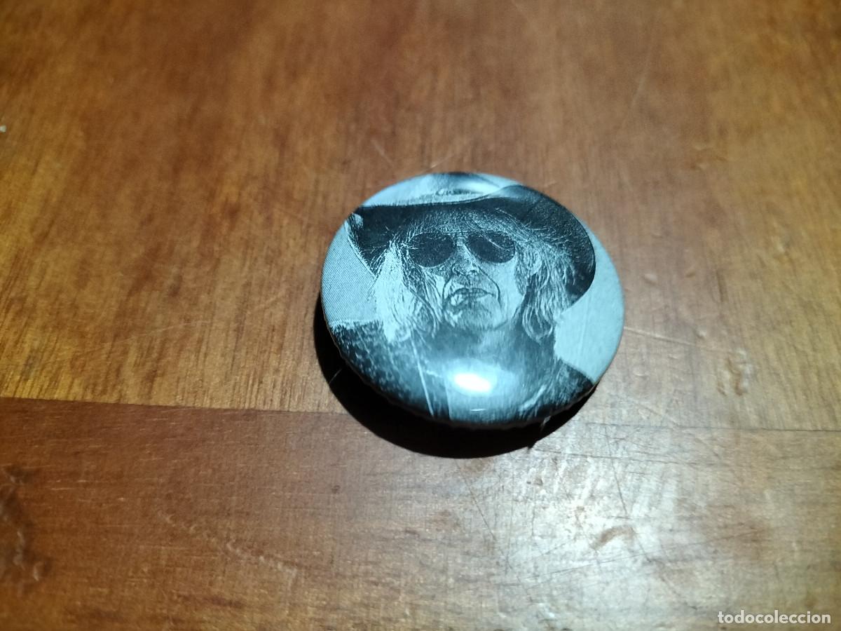 Pins de colecci&oacute;n: THE WATERBOYS. M&Uacute;SICA. CHAPA. PIN. 0,31 MM. DETR&Aacute;S MET&Aacute;LICA BUEN ESTADO DIFICIL