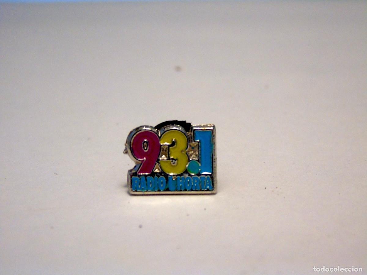 Sammlung von Pins: RADIO LHORTA VALENCIA A&Ntilde;OS 80-90 PIN METALICO ESMALTADO