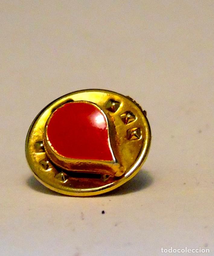 Sammlung von Pins: PIN GOTA DE SANGRE METALICO ESMALTADO