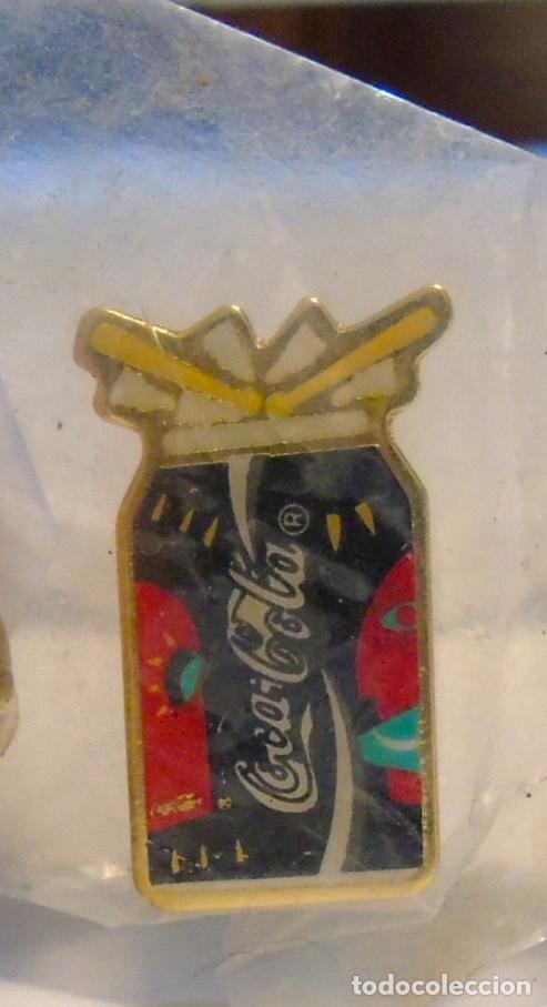 Sammlung von Pins: PIN COCACOLA ES LA MUSICA BOTE METALICO ESMALTADO