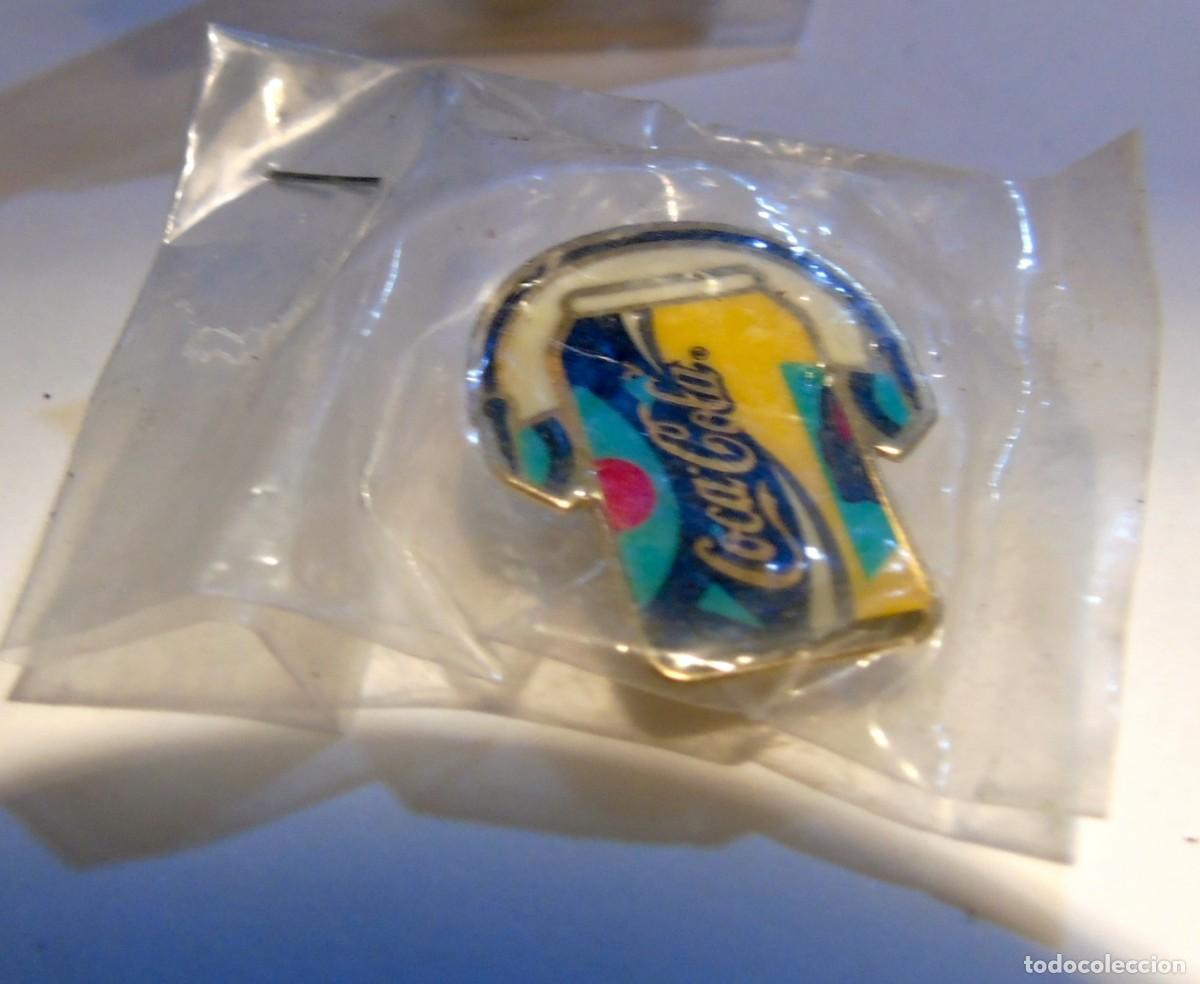 Sammlung von Pins: PIN COCACOLA ES LA MUSICA BOTE CASCOS METALICO ESMALTADO