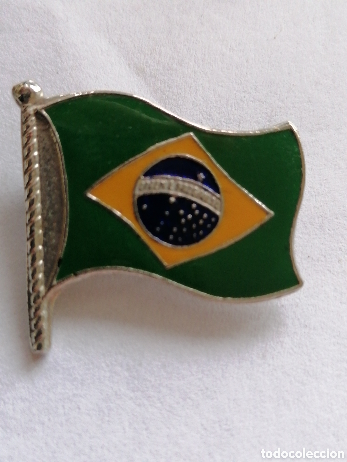 Pins e Spille di collezione: Pin y por insignia esmaltada bandera Brasil