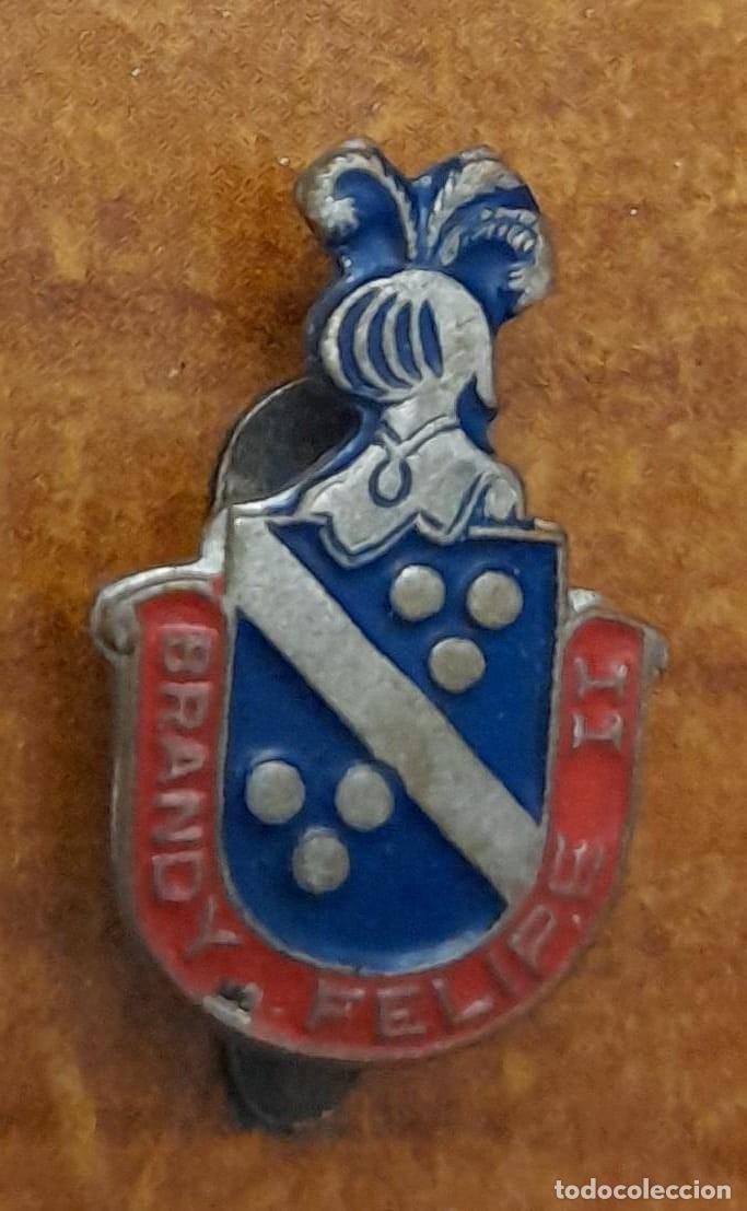 Pins de colecci&oacute;n: PIN DE SOLAPA DE BRANDY FELIPE II