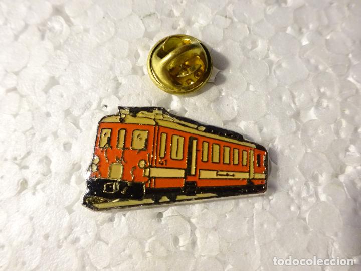 Sammlung von Pins: PIN DE TRENES FERROCARRILES. SUIZA. LOCOMOTORA METRO