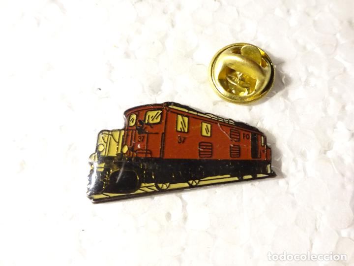 Collection pins: PIN DE TRENES FERROCARRILES. SUIZA. LOCOMOTORA VAG&Oacute;N 37
