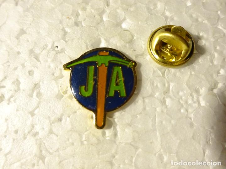Collection pins: PIN DE TRENES FERROCARRILES. SUIZA. JTA ? SINDICATO? MANTENIMIENTO FERROVIARIO?