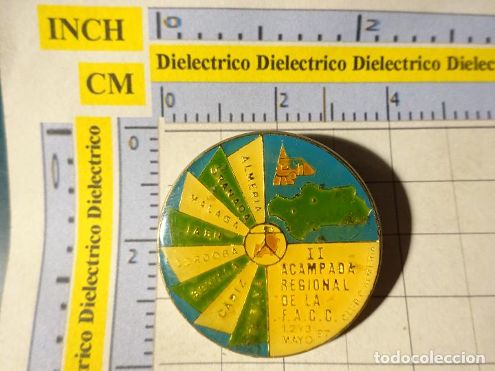 Pin's de collection: BROCHE INSIGNIA. II ACAMPADA REGIONAL DE LA FACC 1987. CAMPING. ALMER&Iacute;A MALAGA GRANADA JAEN C&Aacute;DIZ